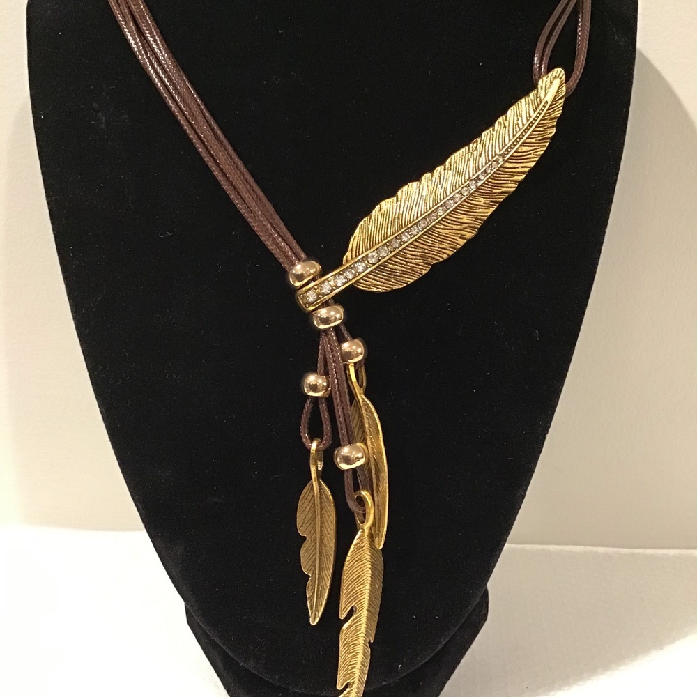 Rope Chain Feather Pattern Pendant Necklace